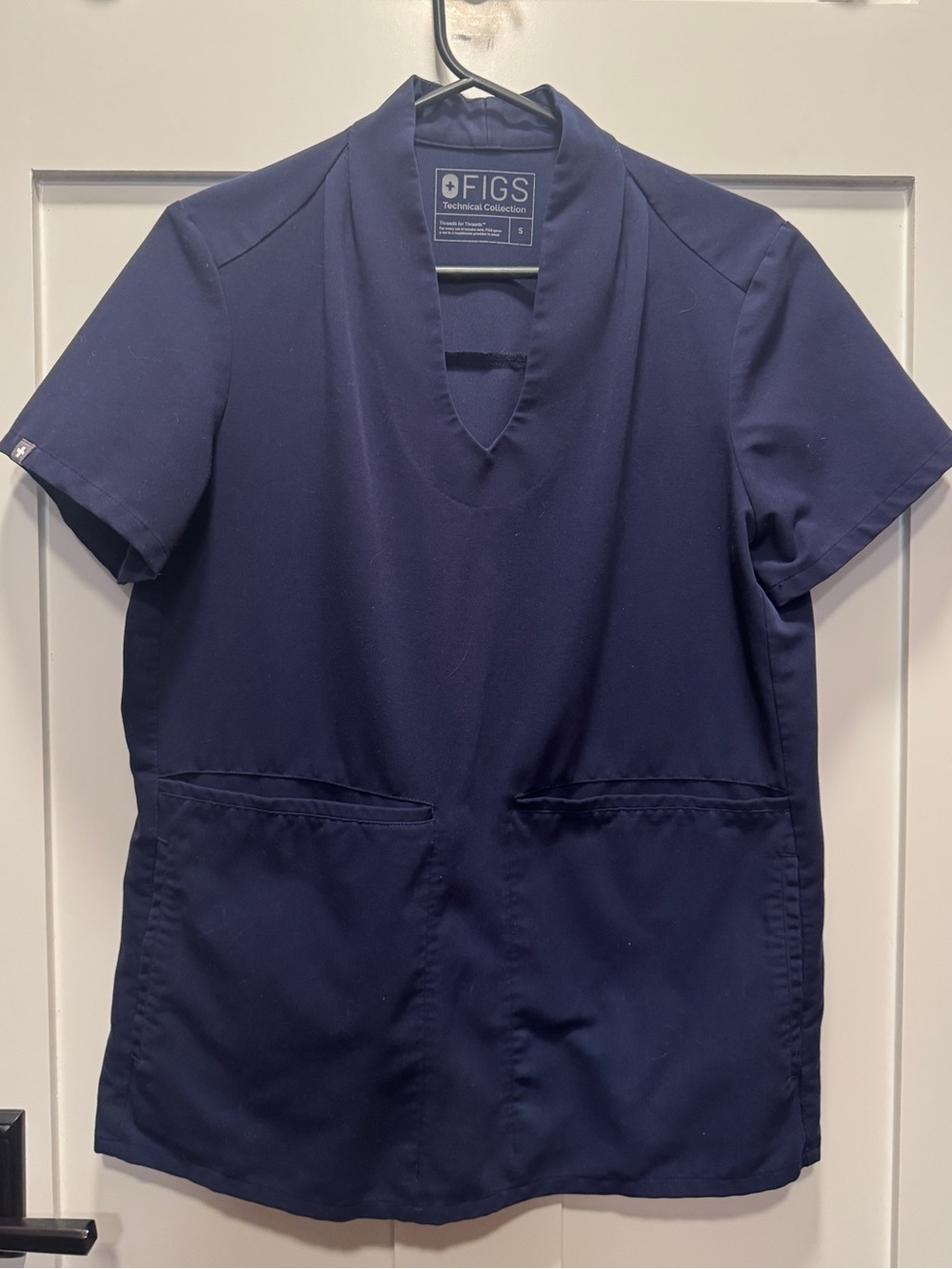 FIGS Scrubs Women’s Top Navy Size Small